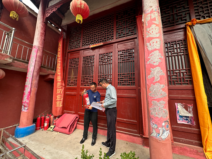 北關(guān)鎮(zhèn)開(kāi)展消防安全宣傳進(jìn)社區(qū)文明實(shí)踐志愿服務(wù)活動(dòng)