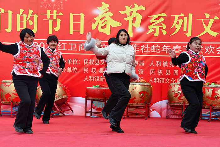 民權(quán)縣人和鎮(zhèn)舉辦 “我們的節(jié)日?春節(jié)” 文藝匯演 歡歡喜喜過(guò)大年