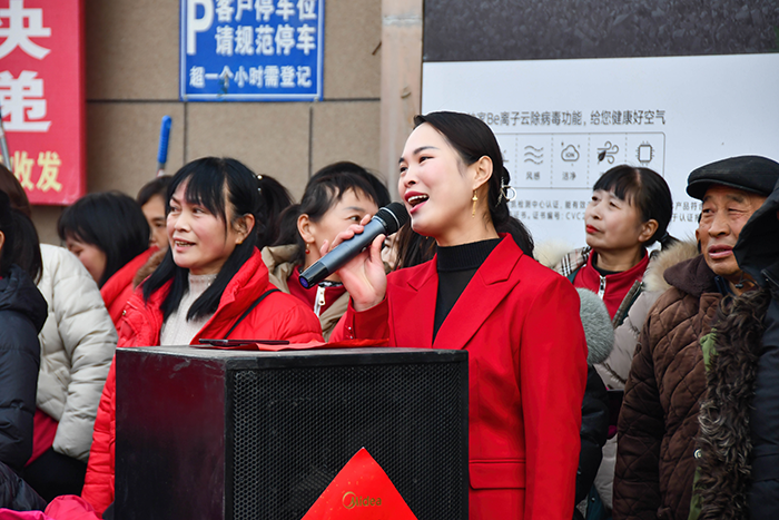 民權(quán)縣人和鎮(zhèn)舉辦 “我們的節(jié)日?春節(jié)” 文藝匯演 歡歡喜喜過(guò)大年