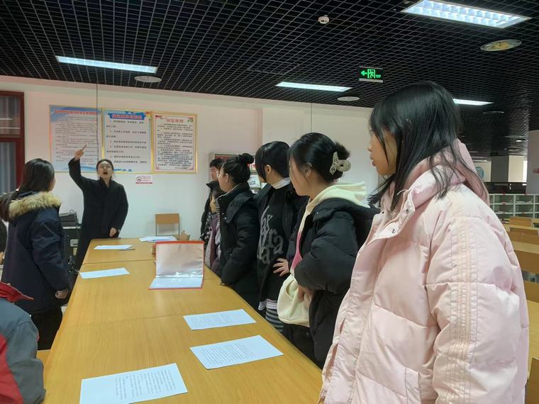 民權(quán)縣圖書(shū)館舉辦2025年第一期“快樂(lè)繪本劇 傳承誦經(jīng)典”閱讀活動(dòng)（總第33期）
