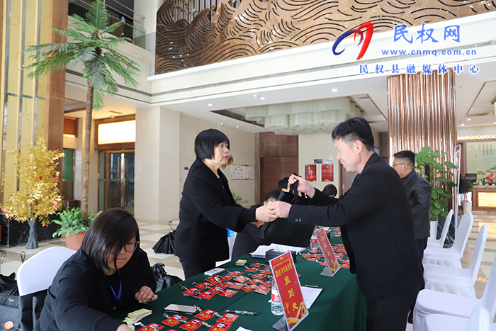 出席縣政協(xié)十一屆四次會(huì)議的政協(xié)委員陸續(xù)報(bào)到