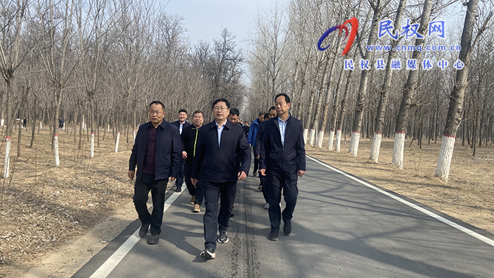 市政協(xié)到民開展植樹和文明健步走活動