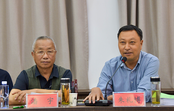 民權(quán)縣召開《人和鎮(zhèn)志》評審會(huì)