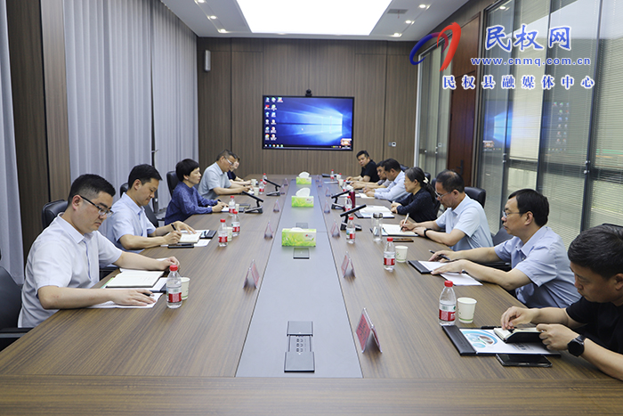 中信銀行商丘分行黨委書記、行長(zhǎng)路洪欣一行到民考察