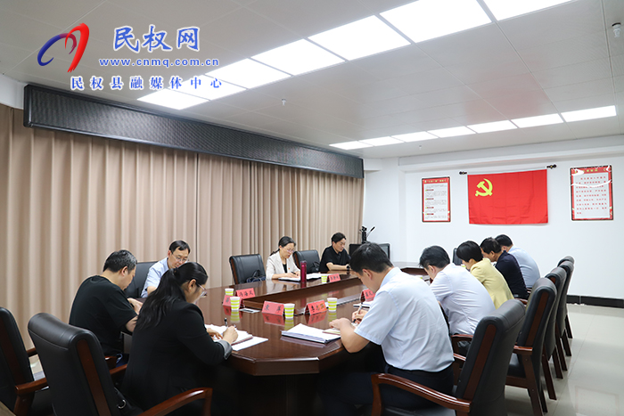 縣委書記王靜嫻到縣委深入貫徹中央八項規(guī)定精神學(xué)習(xí)教育工作專班調(diào)研并主持召開匯報會