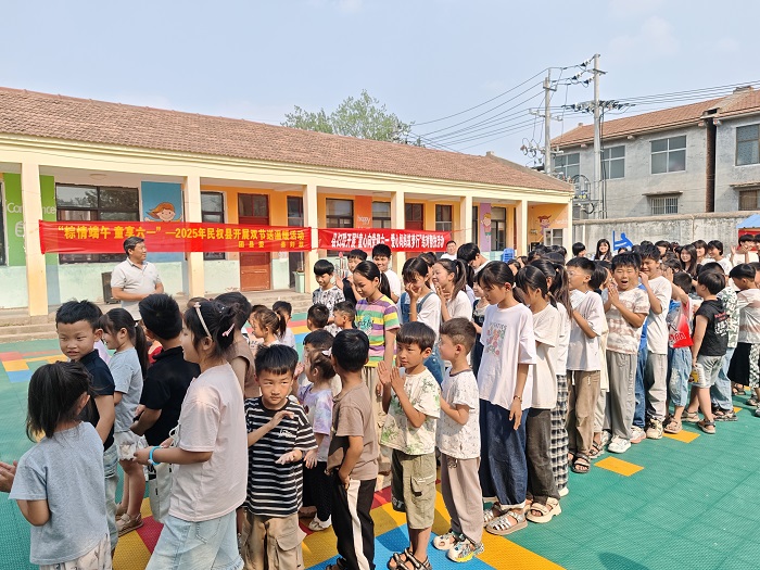 團(tuán)縣委開展“粽情端午，童享六一”雙節(jié)送溫暖活動(dòng)