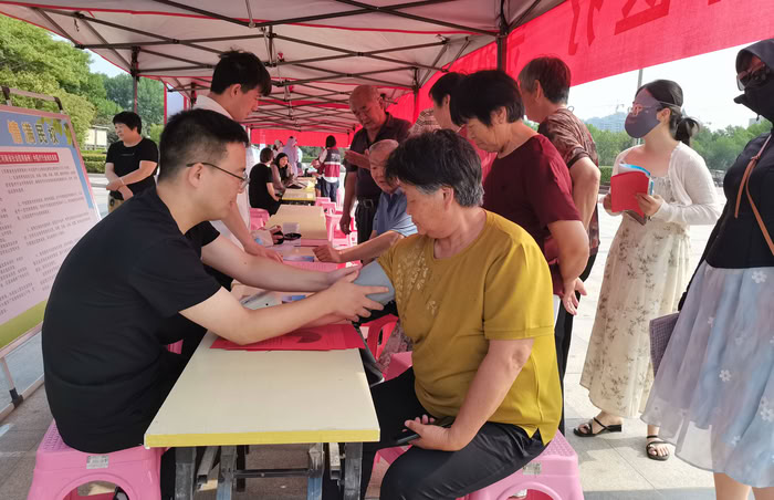 民權(quán)縣衛(wèi)健委誠(chéng)信宣傳共筑誠(chéng)信醫(yī)療?